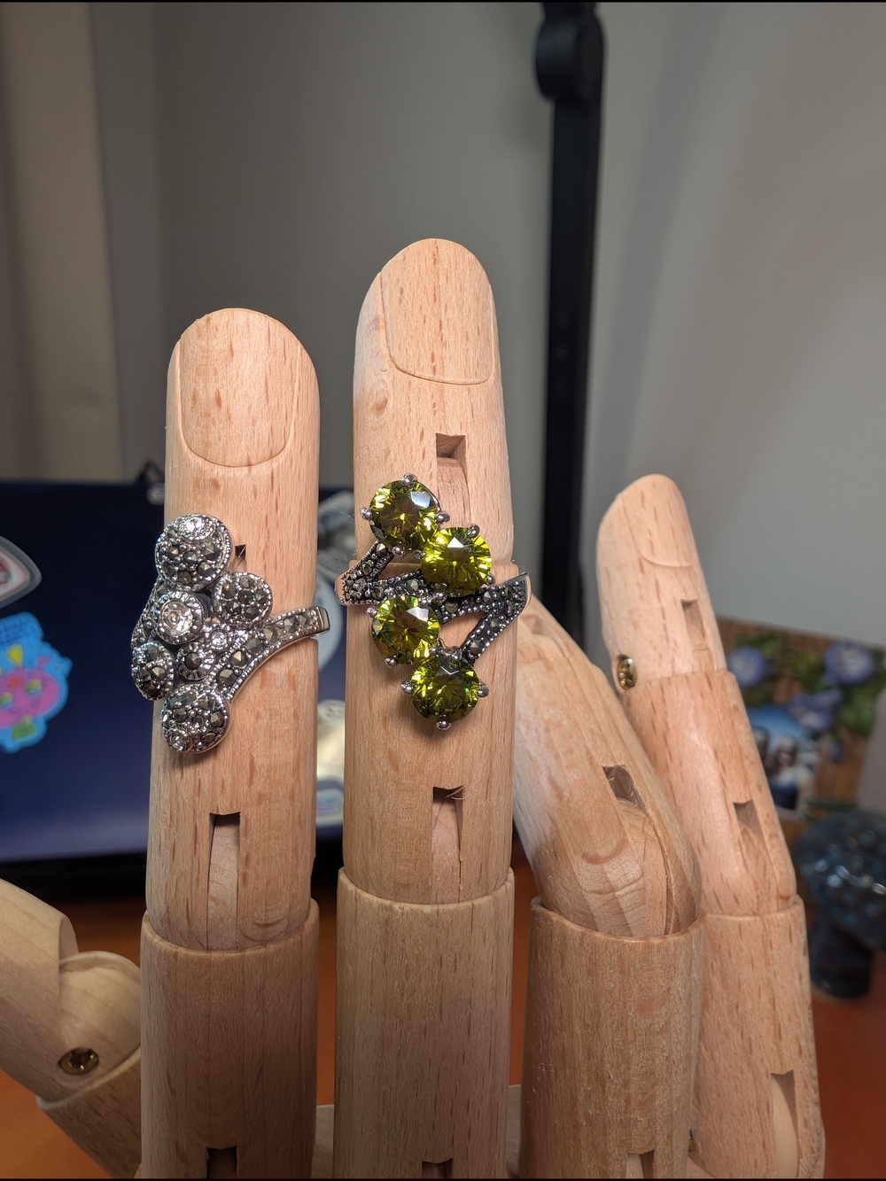 Set Of 2 Cocktail Rings Size 7 - Picture 2 of 3